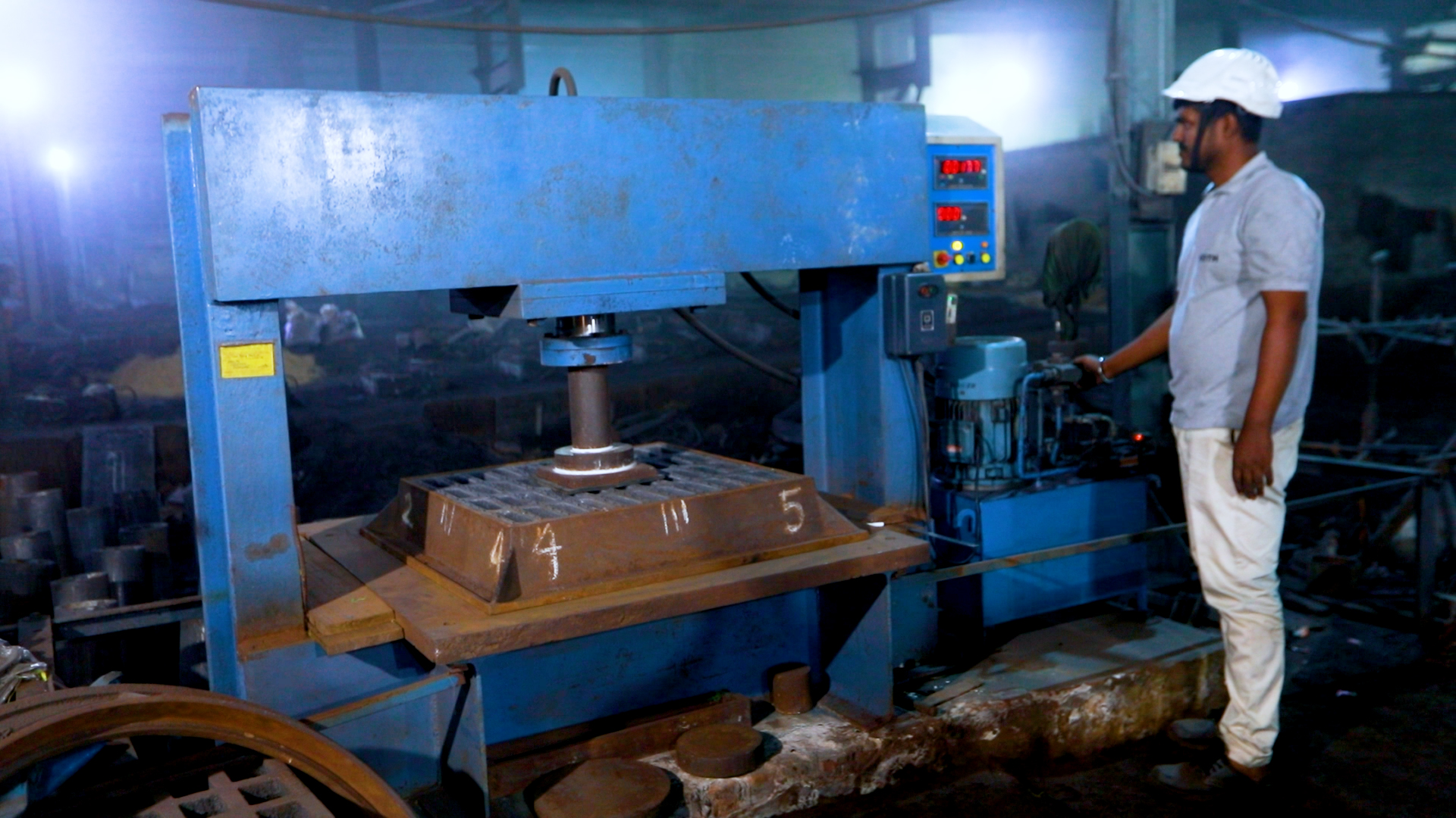 Fully Automatic Compressed Load Testing Machine